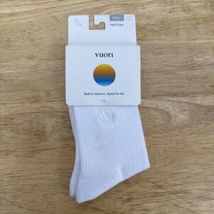 NWT Vuori Unisex Half Crew Socks White Small Men 3-5.5 Womens 5-7.5 Athletic